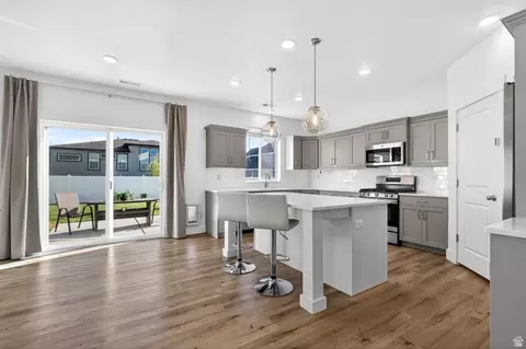 2429 W 2900 N, Farr West, UT 84404