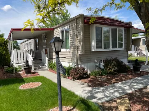 760 W Monte Bella Dr, Taylorsville, UT 84123