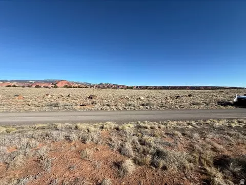 829 E 200 N, Torrey, UT 84775