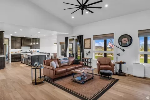 Living - 943 Hart Loop, Kamas, UT 84036 photo 2 of 4