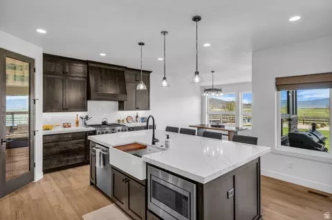 Kitchen - 943 Hart Loop, Kamas, UT 84036 photo 4 of 5
