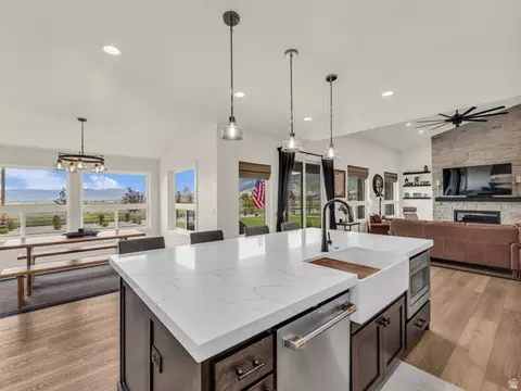 Kitchen - 943 Hart Loop, Kamas, UT 84036 photo 3 of 5