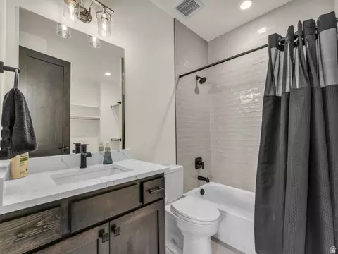 Bath - 943 Hart Loop, Kamas, UT 84036 photo 2 of 2