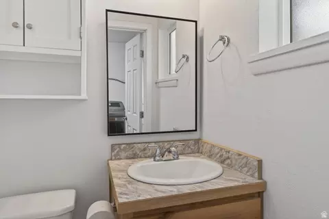 Bath - 430 Ute Cir, Moab, UT 84532 photo 1 of 2