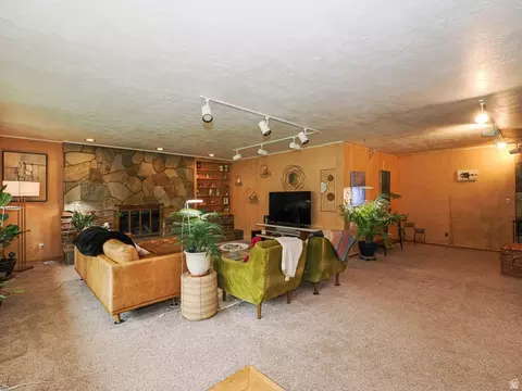 Living - 6030 E Red Hill Ln, Emigration Canyon, UT 84108 photo 2 of 6