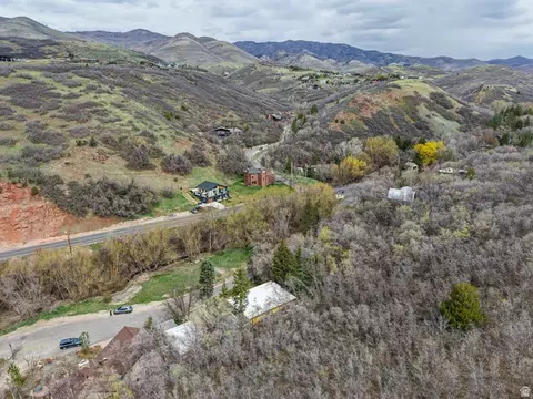 View/Area - 6030 E Red Hill Ln, Emigration Canyon, UT 84108 photo 4 of 11