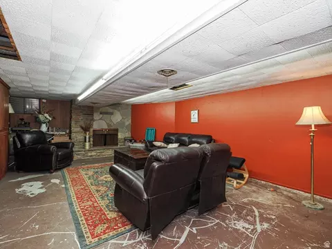 Living - 6030 E Red Hill Ln, Emigration Canyon, UT 84108 photo 5 of 6