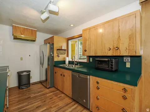 Kitchen - 6030 E Red Hill Ln, Emigration Canyon, UT 84108 photo 1 of 4