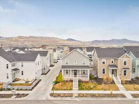 11708 S Silver Pond Dr, South Jordan, UT 84009