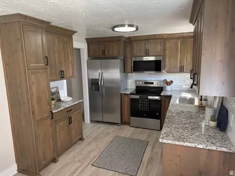 Kitchen - 600 Maple Dr N, Smithfield, UT 84335 photo 2 of 4