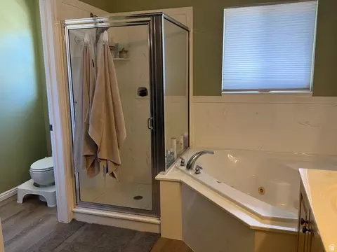 Bath - 83 Canterbury Cir, Logan, UT 84321 photo 5 of 8