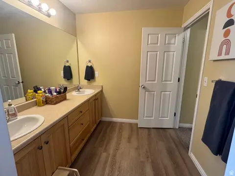 Bath - 83 Canterbury Cir, Logan, UT 84321 photo 6 of 8