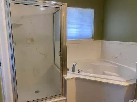 Bath - 83 Canterbury Cir, Logan, UT 84321 photo 2 of 8