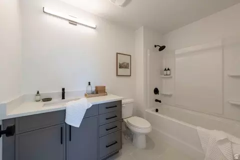 Bath - 884 E Rowley Dr #101, Millcreek, UT 84107 photo 2 of 2
