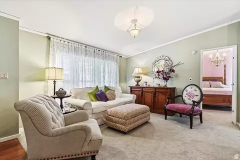 273 E Vagabond Dr, Murray, UT 84107