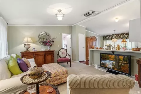 273 E Vagabond Dr, Murray, UT 84107 photo 2