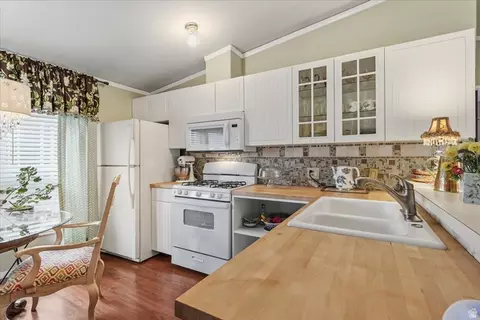 273 E Vagabond Dr, Murray, UT 84107 photo 5