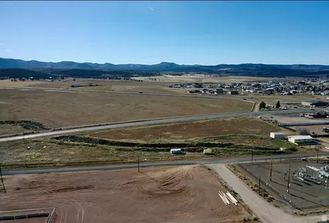 925 E Main St #4, Enterprise, UT 84725 photo 2