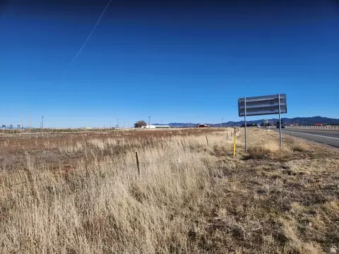 925 E Main St #4, Enterprise, UT 84725 photo 6