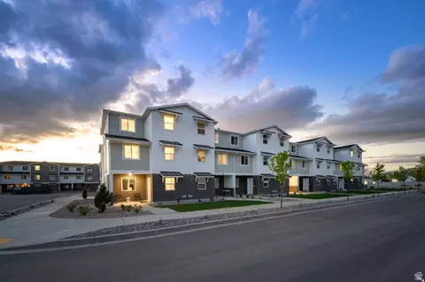 674 W Empress St #23, Santaquin, UT 84655
