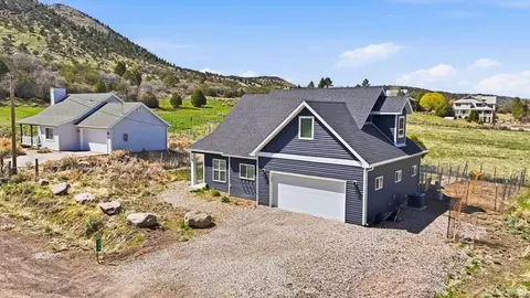 Exterior - 174 S Pine Valley Dr E, Pine Valley, UT 84781 photo 3 of 9