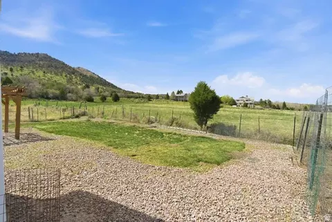 Exterior - 174 S Pine Valley Dr E, Pine Valley, UT 84781 photo 6 of 9