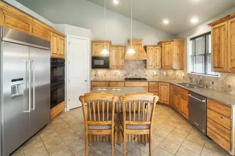 Kitchen - 1997 W Crescent Dr, Mapleton, UT 84664 photo 1 of 3