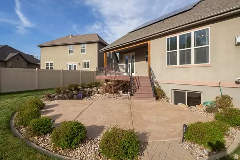 Exterior - 1997 W Crescent Dr, Mapleton, UT 84664 photo 5 of 5