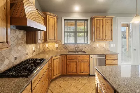Kitchen - 1997 W Crescent Dr, Mapleton, UT 84664 photo 3 of 3