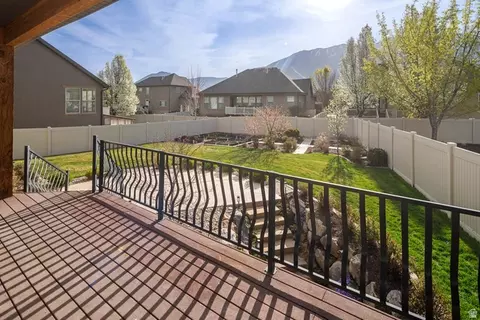 Exterior - 1997 W Crescent Dr, Mapleton, UT 84664 photo 3 of 5
