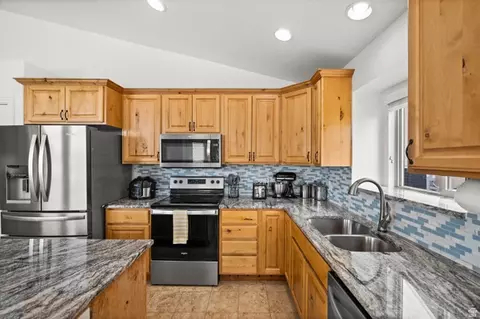 Kitchen - 4115 E Dakota Dr, Eagle Mountain, UT 84005 photo 3 of 3