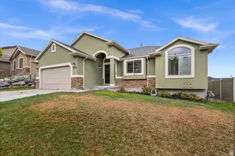 Exterior - 4115 E Dakota Dr, Eagle Mountain, UT 84005 photo 5 of 7