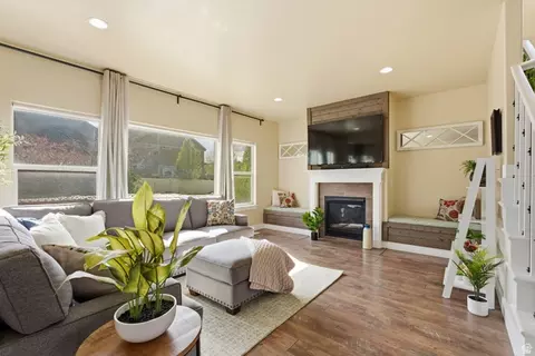 1497 W Meadow Glen Dr, Bluffdale, UT 84065