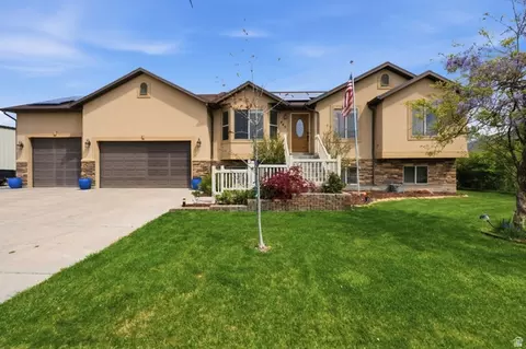 445 S Sunset Dr W, Kaysville, UT 84037