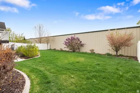 Exterior - 1826 W River Birch Rd, Mapleton, UT 84664 photo 5 of 10