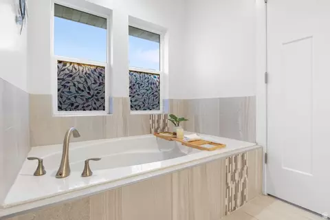 Bath - 1826 W River Birch Rd, Mapleton, UT 84664 photo 2 of 5