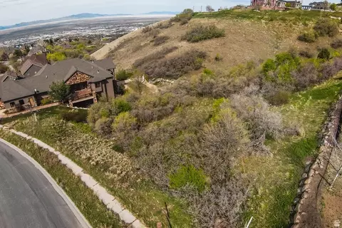 367 E Hidden Lake Dr, Bountiful, UT 84010 photo 9