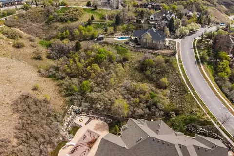 367 E Hidden Lake Dr, Bountiful, UT 84010 photo 6