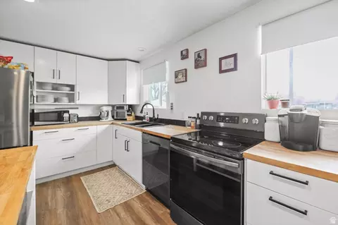 Kitchen - 5844 S 920 E, Murray, UT 84121 photo 1 of 4