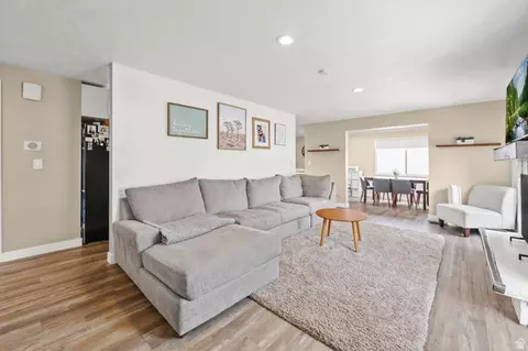 Living - 5844 S 920 E, Murray, UT 84121 photo 3 of 4