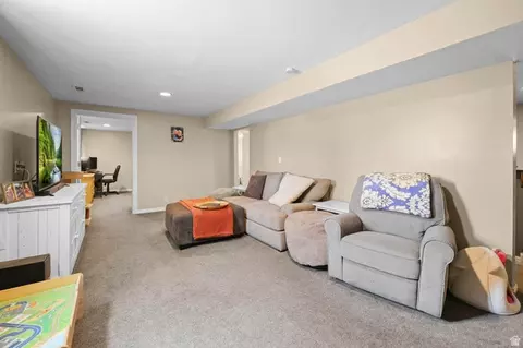 Living - 5844 S 920 E, Murray, UT 84121 photo 4 of 4