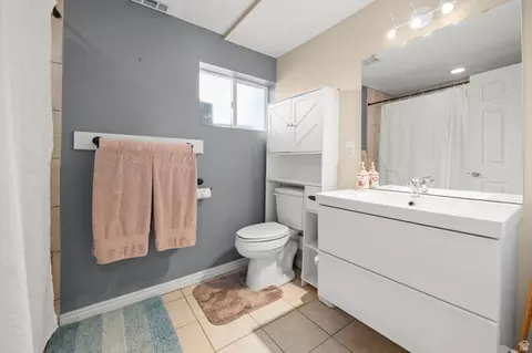 Bath - 5844 S 920 E, Murray, UT 84121 photo 2 of 2
