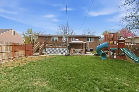 Exterior - 5844 S 920 E, Murray, UT 84121 photo 3 of 4