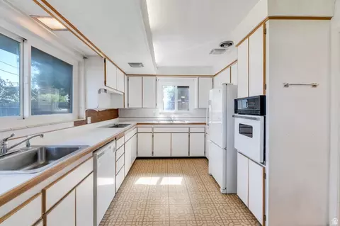 Kitchen - 507 E 600 S, Orem, UT 84097 photo 1 of 3