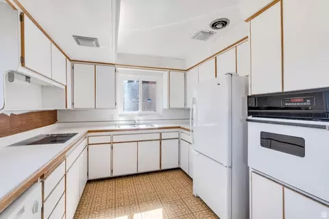 Kitchen - 507 E 600 S, Orem, UT 84097 photo 3 of 3