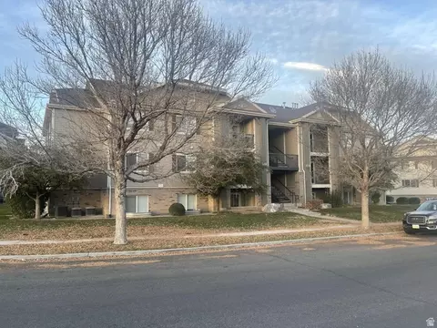 3365 E Ridge Loop W #K12, Eagle Mountain, UT 84005