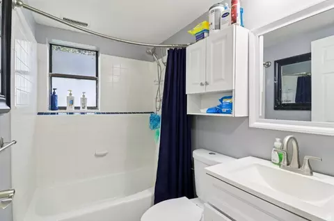 Bath - 92 W 1565 N, Orem, UT 84057 photo 2 of 2