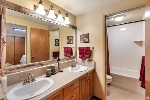 Bath - 1340 E 2700 N, North Logan, UT 84341 photo 5 of 5