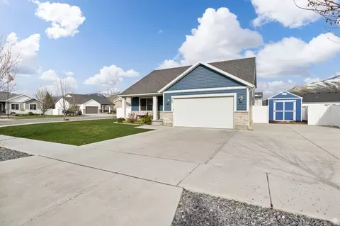 Exterior - 499 S 655 E, Hyrum, UT 84319 photo 2 of 7