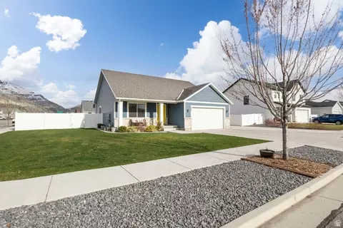 Exterior - 499 S 655 E, Hyrum, UT 84319 photo 4 of 7